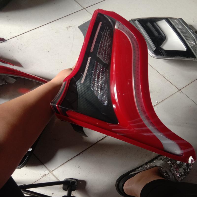 议价红旗EQM5左后尾灯原车拆车件保证原厂缺角可以正常使用