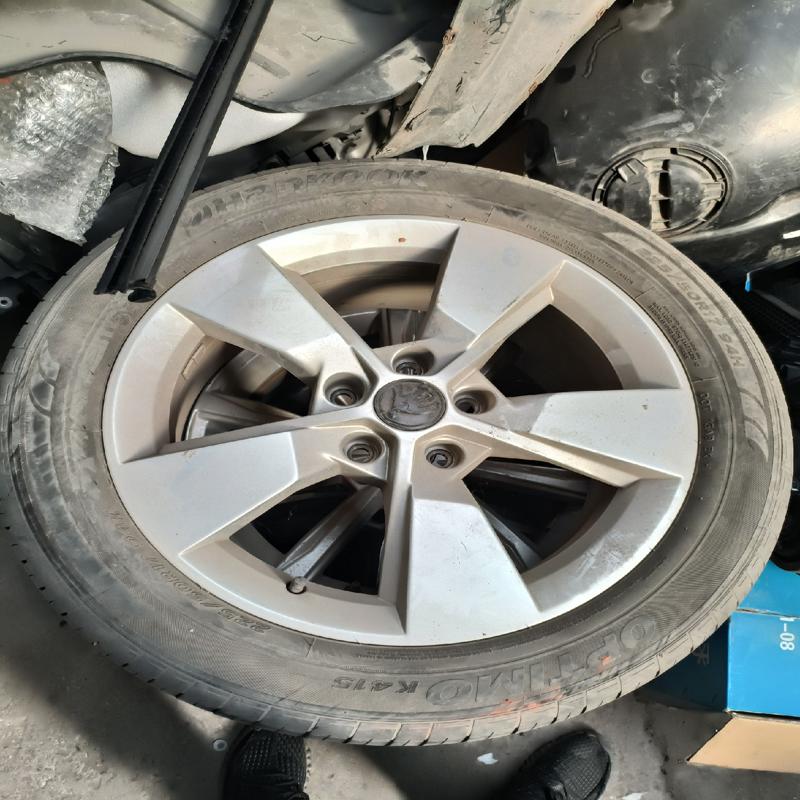议价斯柯达野帝高配钢圈17寸轮毂拆车件轮圈轮胎高配17寸ye