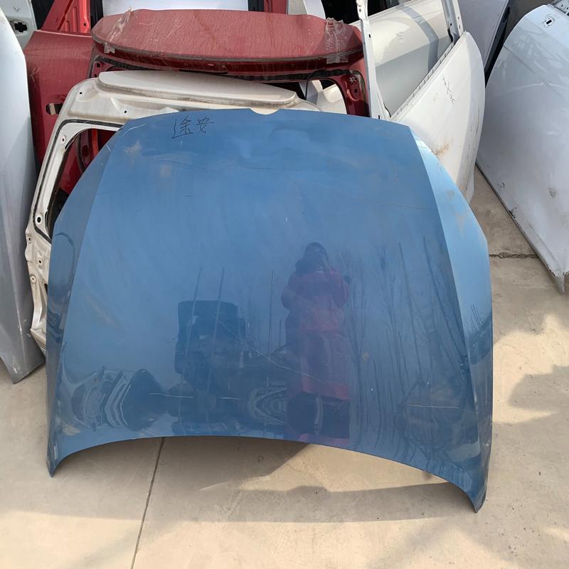 议价大众途安L，2018款，机盖，轻微伤痕，图上可见，易修复