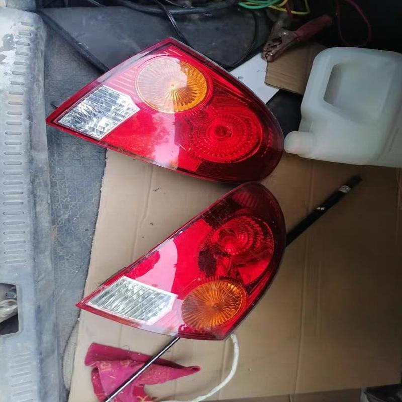 议价别克君威尾灯原车拆一个60，顺丰到付邮费，9成新以上，只