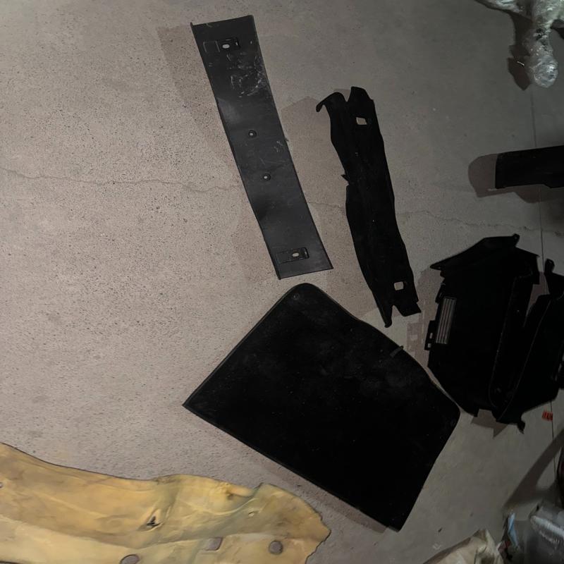 议价DS6后备箱锁柱护板 备胎盖板