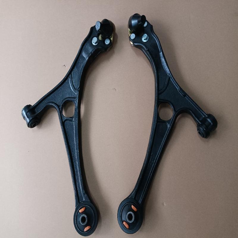 议价奇瑞瑞虎3瑞虎5瑞虎7控制臂下摆臂总成