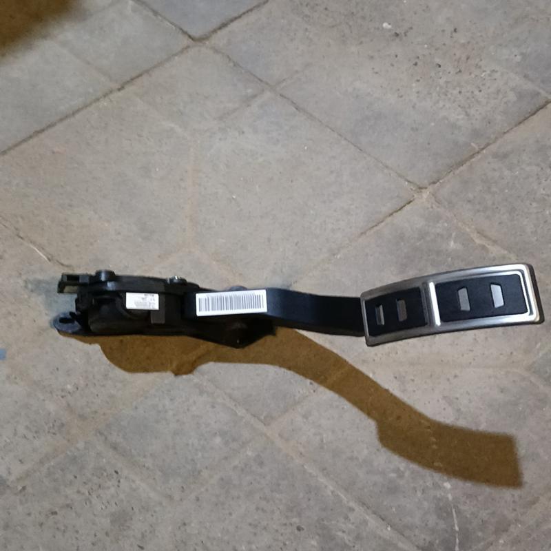 议价领克06油门踏板