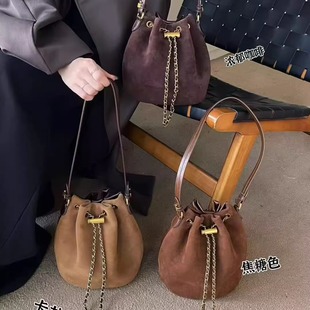 秋冬新款 百搭链条单肩斜挎包小福袋精致女 磨砂牛皮抽绳水桶包时尚