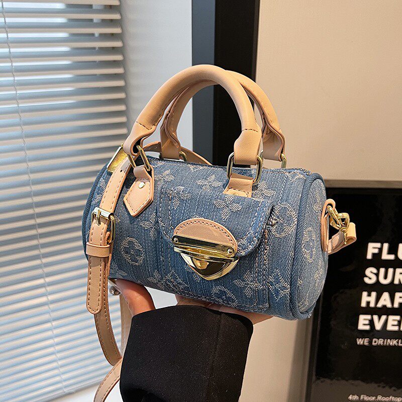 斜挎枕头波士顿女包出门上班小拎