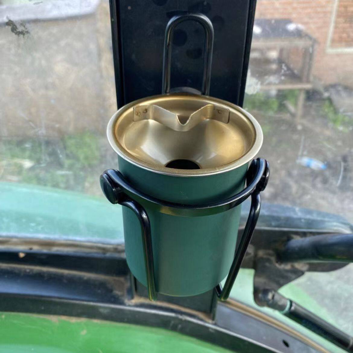 收割机拖拉机工程车驾驶室磁吸烟灰缸手机水杯置物架