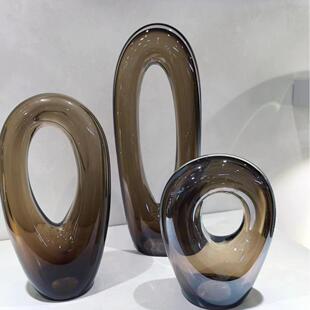 现在简约轻奢茶色渲染创意花器客厅餐桌花瓶样板房售楼处桌面摆件