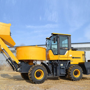 卡博恩  朝天锅搅拌车 自旋转自上料搅拌车  立式平口朝天锅搅拌