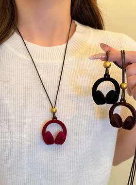 韩系氛围红色丝绒耳机吊坠项链