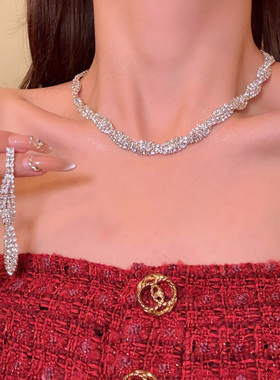 奢宠晚宴超闪编织交叉水钻项链