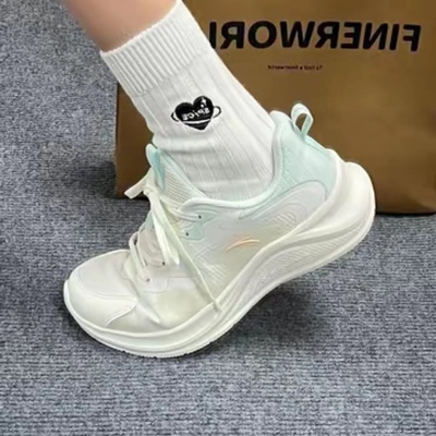 安踏漫步跑步鞋轻质软底跳绳鞋