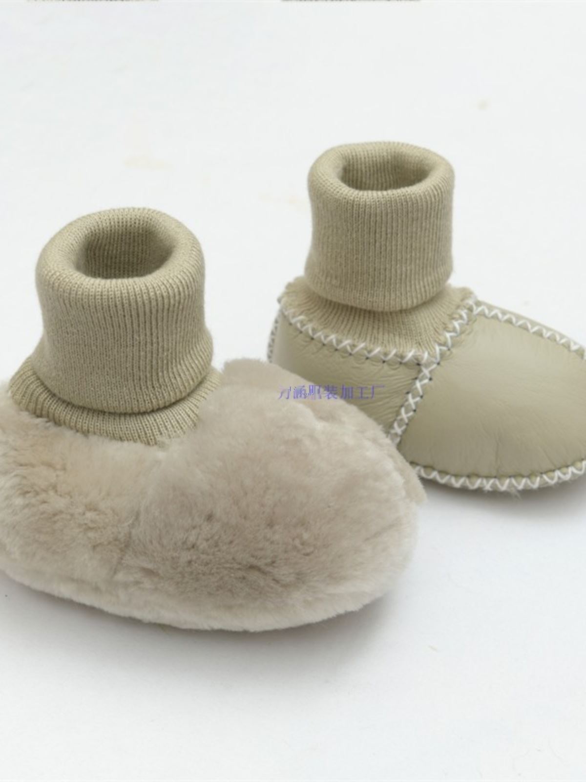 羊皮毛一体婴儿鞋袜保暖厚秋冬季宝宝软底不掉学步鞋新生儿0-6-12