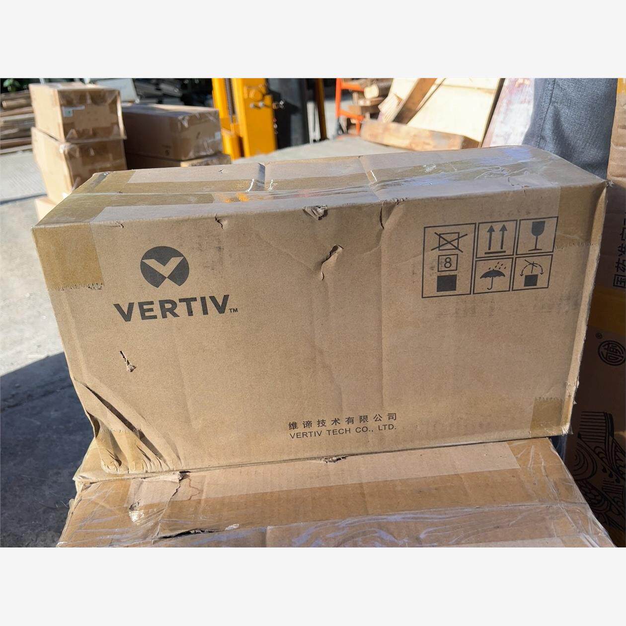 全新维谛R48-2900U电源模块。议价