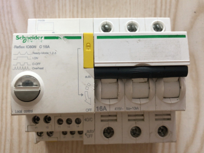 施耐德 空气开关 Reflex iC60N C 16A成色很