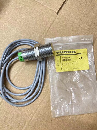 全新原装，库存品，包装袋旧；TURCK BC10-M30-V