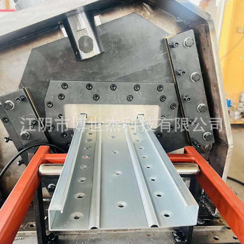 钢跳板冷弯辊压成型机械设备 钢踏板成型机 盘扣脚手架设备供应