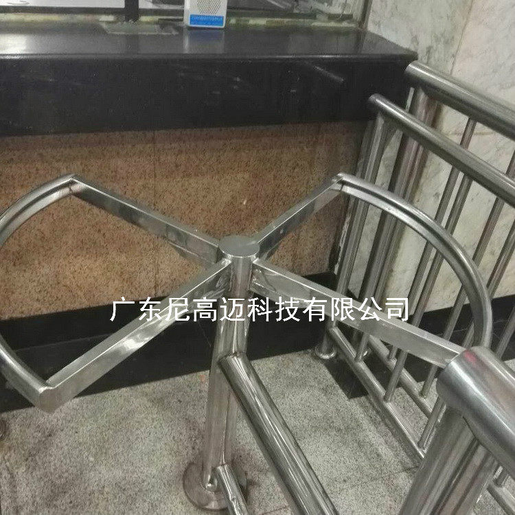 供应购票通道排队单向门防潜回一米单项门扇形不锈钢手动旋转闸图