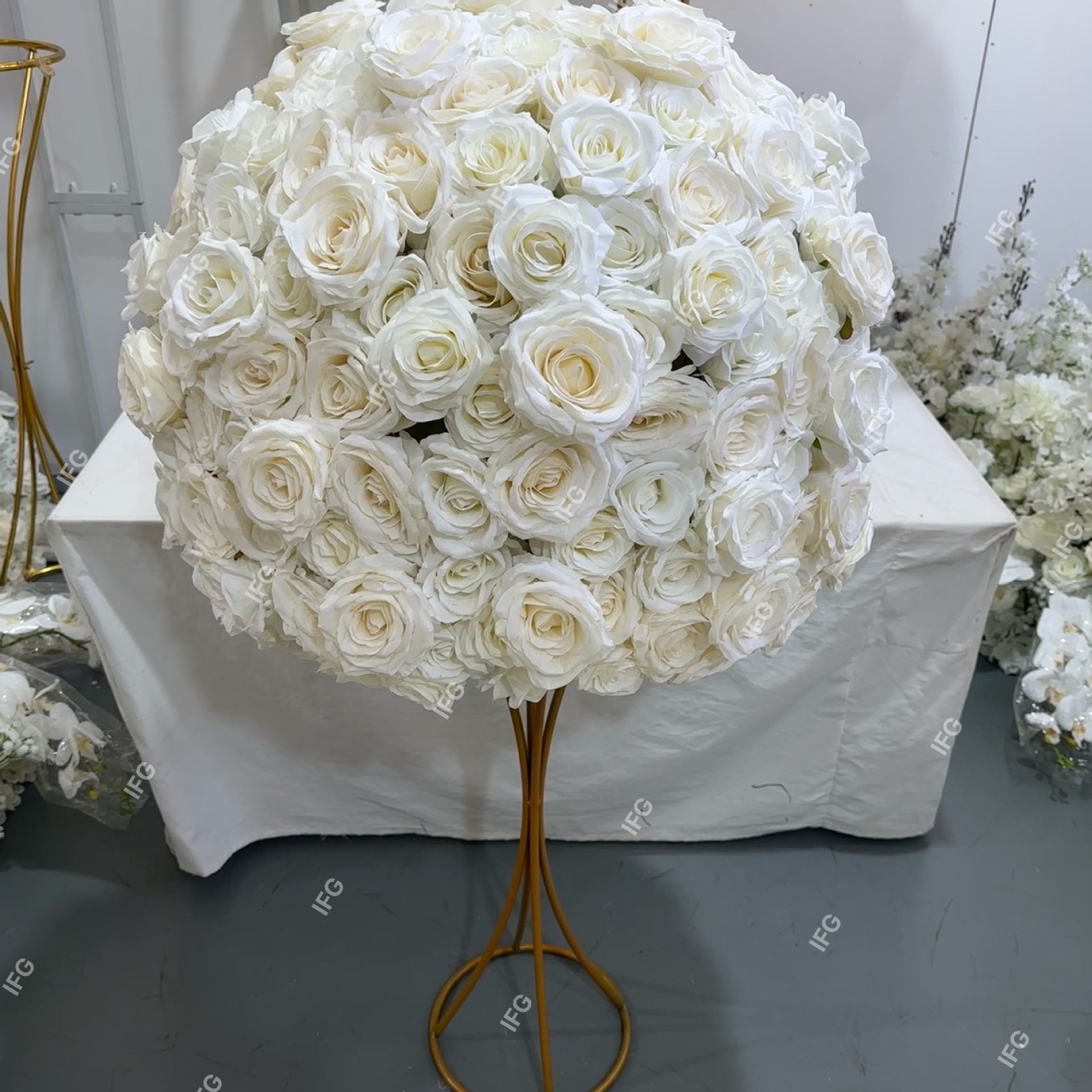 世爵新品婚礼白色玫瑰仿真花装饰会议餐桌65cm高级白花球