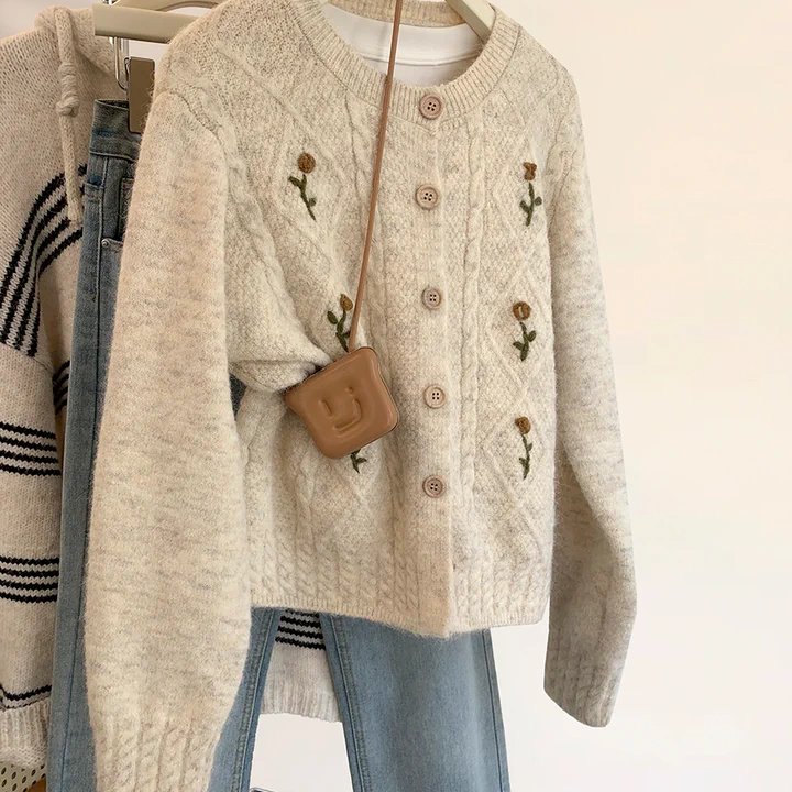 小香风刺绣浣熊绒毛衣外套女秋冬季2025新款加厚羊毛针织开衫上衣
