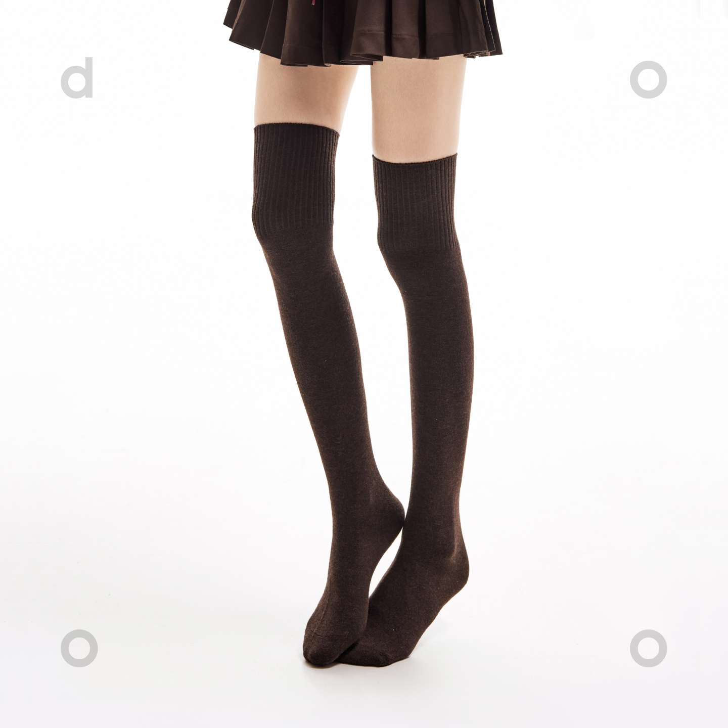 棕色高筒女士秋冬保暖羊毛长筒微压显瘦防下滑大腿过膝袜子配靴子