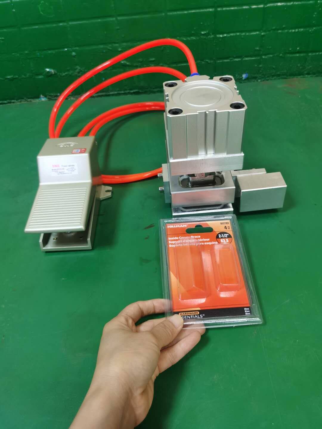 玖安模具 供应挂孔手动飞机孔 脚踏飞机孔 PVC冲飞机孔 塑胶冲孔