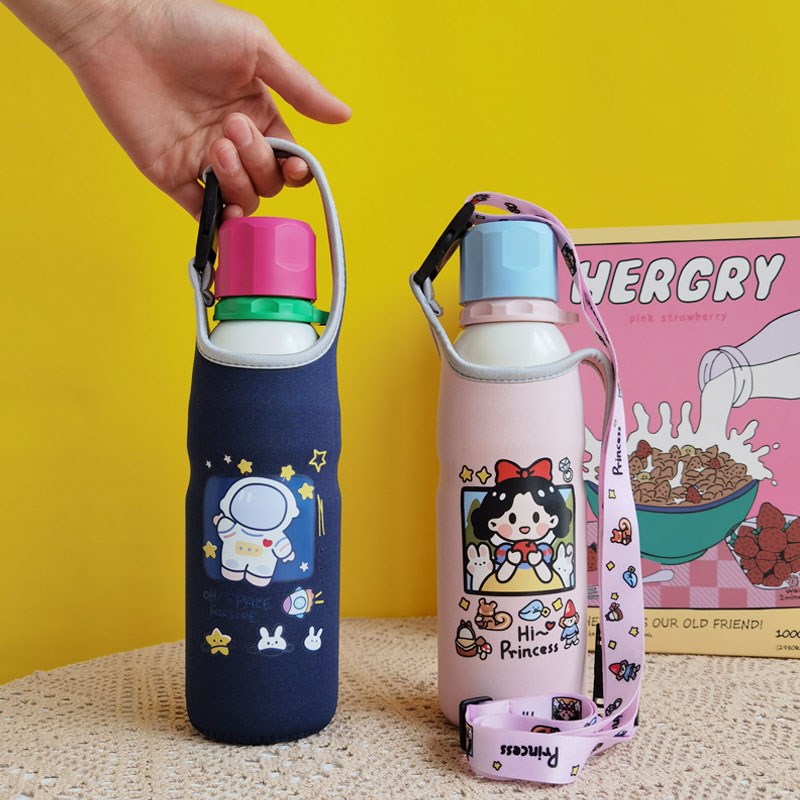 杯具熊草莓熊保温j杯套保护套手提斜挎550 600ml运动水壶套水杯套