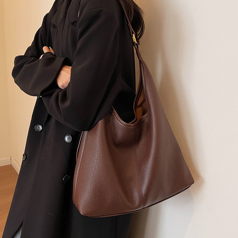 秋冬复古a大容量包包2023新款女包休闲软面洋派单肩包通勤包水桶,箱包皮具/热销女包/男包,水桶包,淘宝优惠券,粉丝福利购,淘宝优惠卷