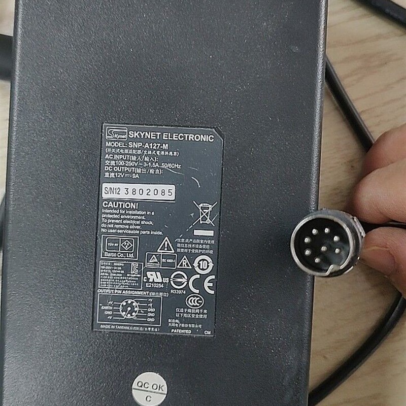 12V9A8针8芯电源适配器适用巴可BARCO显示器电源SNP-A127-M充电器