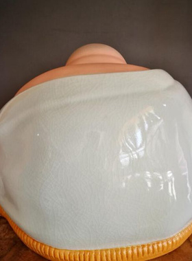 陶瓷哈哈罗汉像纯手工摆件雕塑人物大师作刘远长签名白色青花裂纹