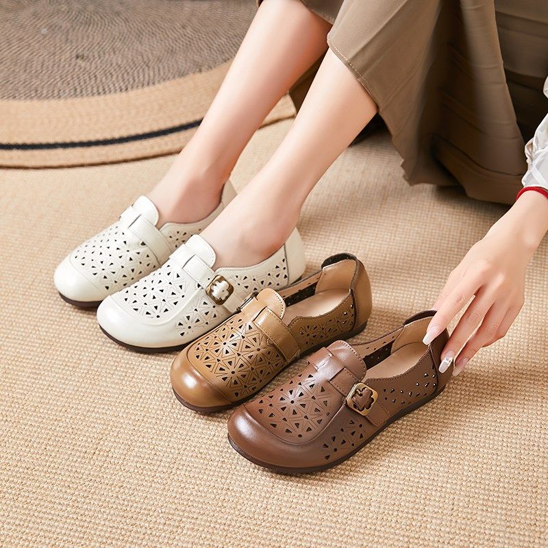 头层牛皮妈妈鞋子镂空平跟透气女鞋中老年女士凉鞋软底舒适洞洞鞋
