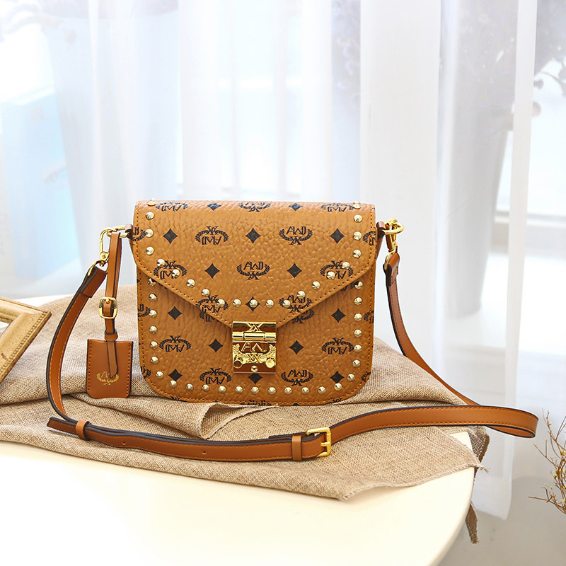 马鞍包 单肩斜挎风琴包经典印花复古邮差包 个性柳钉休闲时尚女包