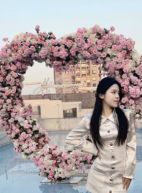 户外景区网红爱心玫瑰花摆件情侣B拍照打卡大雕塑门店婚庆潮品装