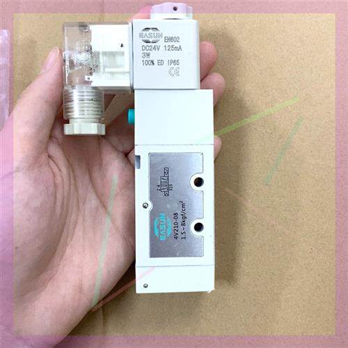 议价亿日电磁阀!全新!4V210-08-AC220v-GL-F0