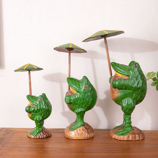 东南亚风全实木青蛙打伞桌面摆件玄关电视柜办公室装饰品客厅创意