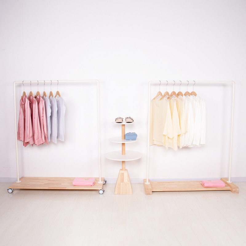 铁木北欧风落地滚轮服装展示架
