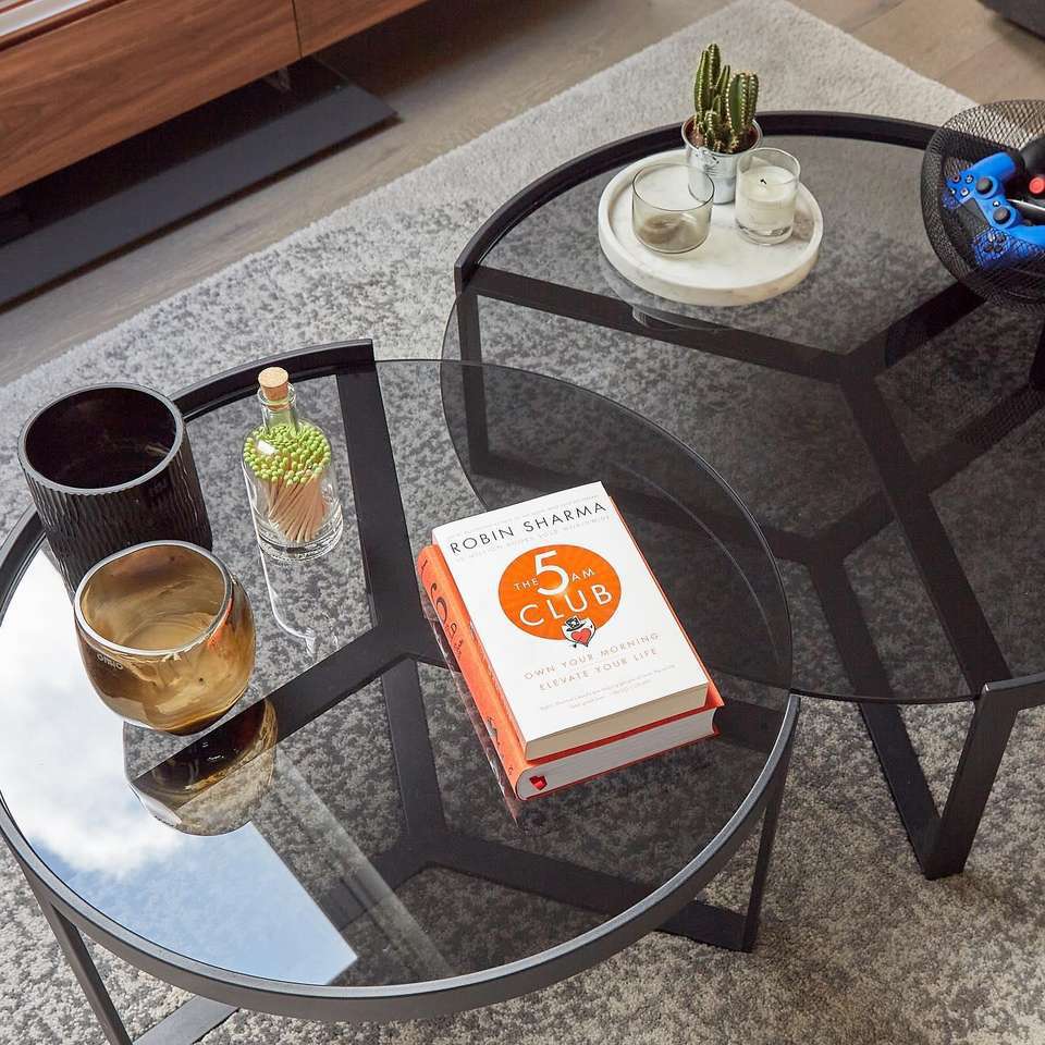 北欧现代钢化玻璃圆形金色铁艺茶几简约茶桌子现代角几边几