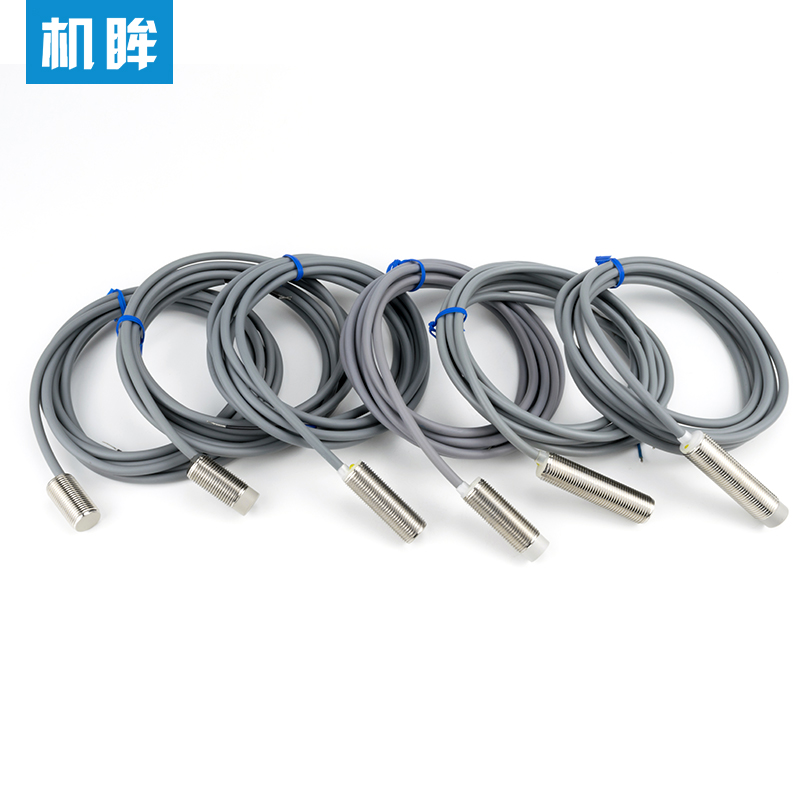 12mm接近开关传感器三线NPN常开24V金属感应开关IA2T-B1204N-O3A2