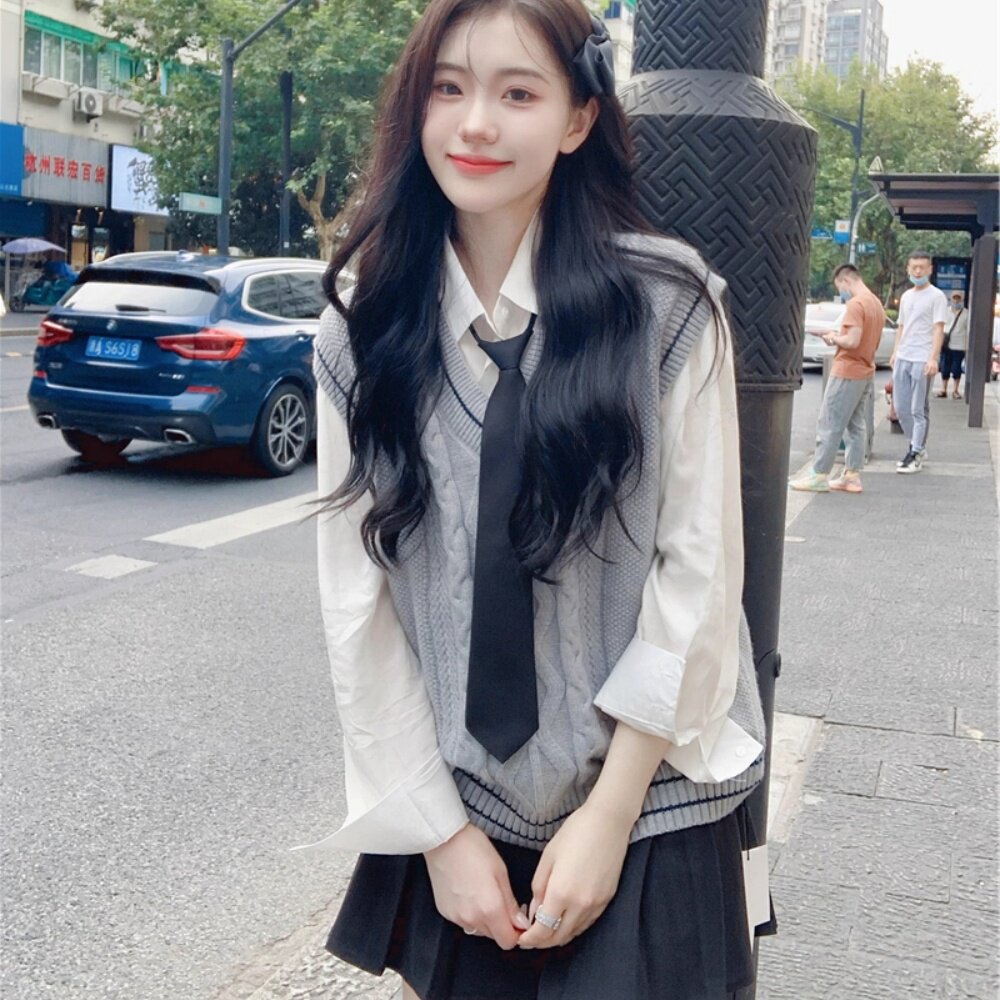 迪士尼穿搭毛衣服朱迪兔子警官百褶裙套装成人秋冬环球影城学院风