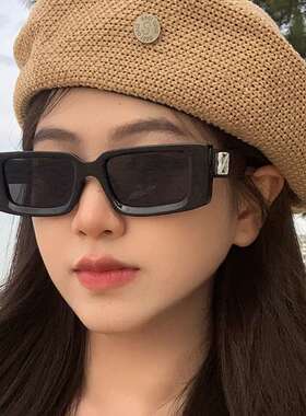 新款糖果色小方框高级感潮搭墨镜户外出游防紫外线显瘦太阳镜
