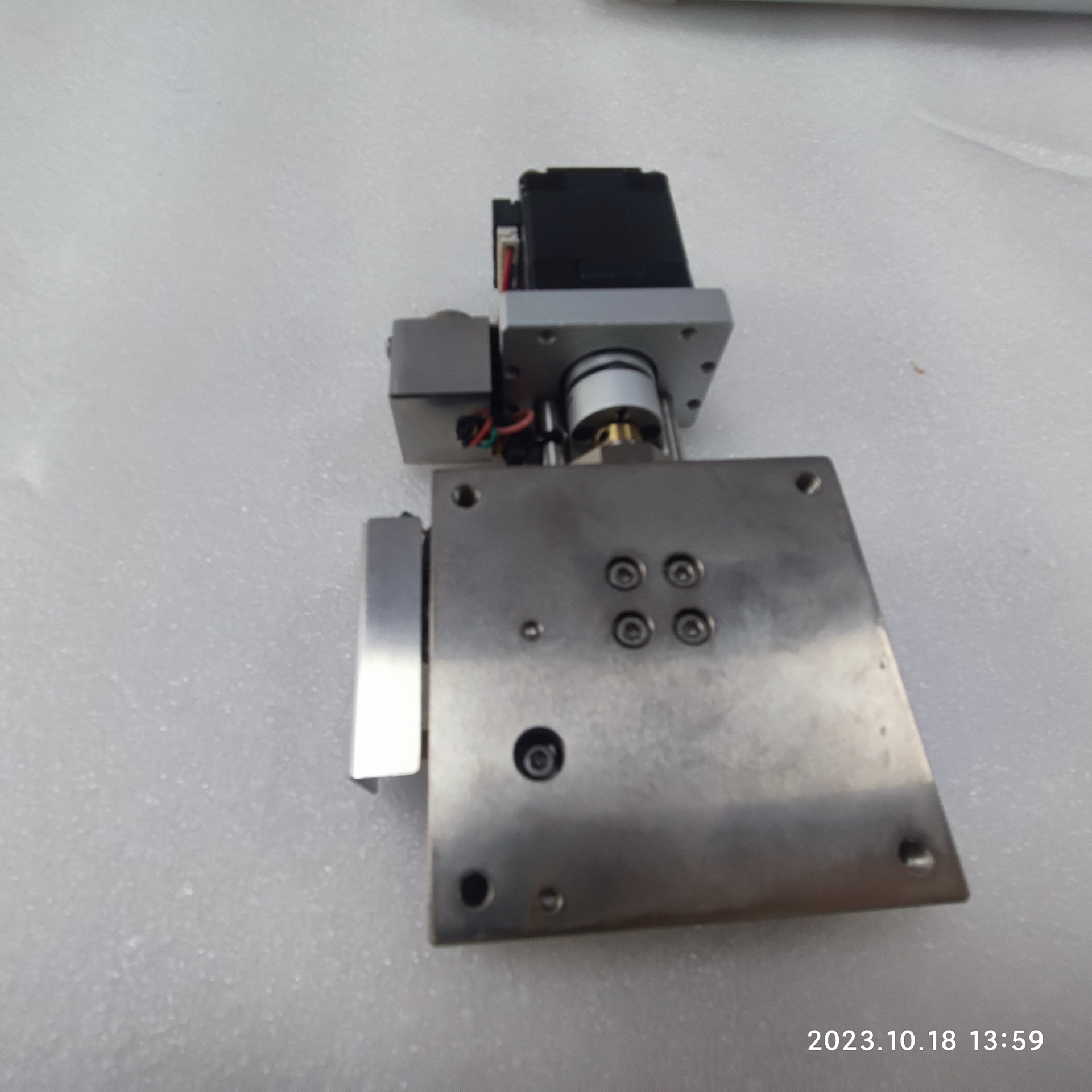 电动位移台E-EHX01-4015-L/R-N-N E-EHX01-6015-R/L-A/B-2/4