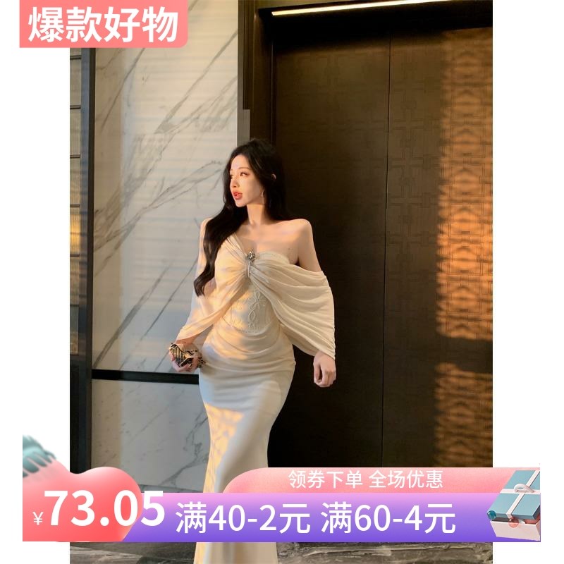 法式杏色无袖抹胸连衣裙女秋季修身纯欲鱼尾长裙紧身收腰包臀裙子