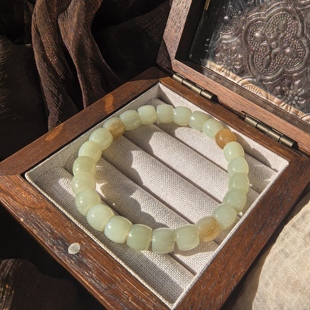 和田玉且末糖白直切手串卡9mm天然玉石包容脏杂棉裂