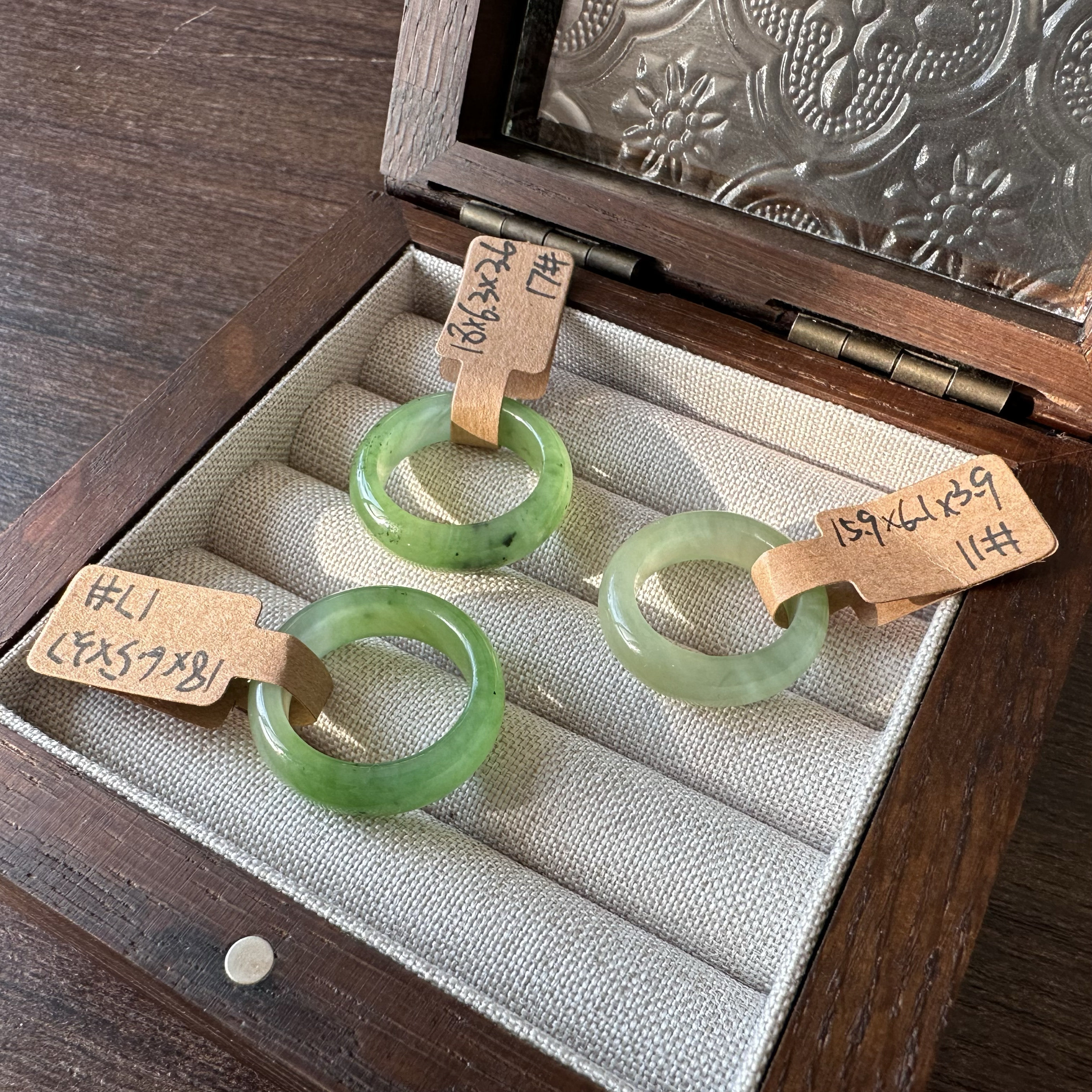 和田玉俄料乌兰海碧玉苹果绿白加绿猫眼结构夹层料