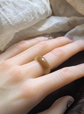 和田玉且末一口糖白戒圈包容水痘结构港11-12码内径16宽7.8厚3.6