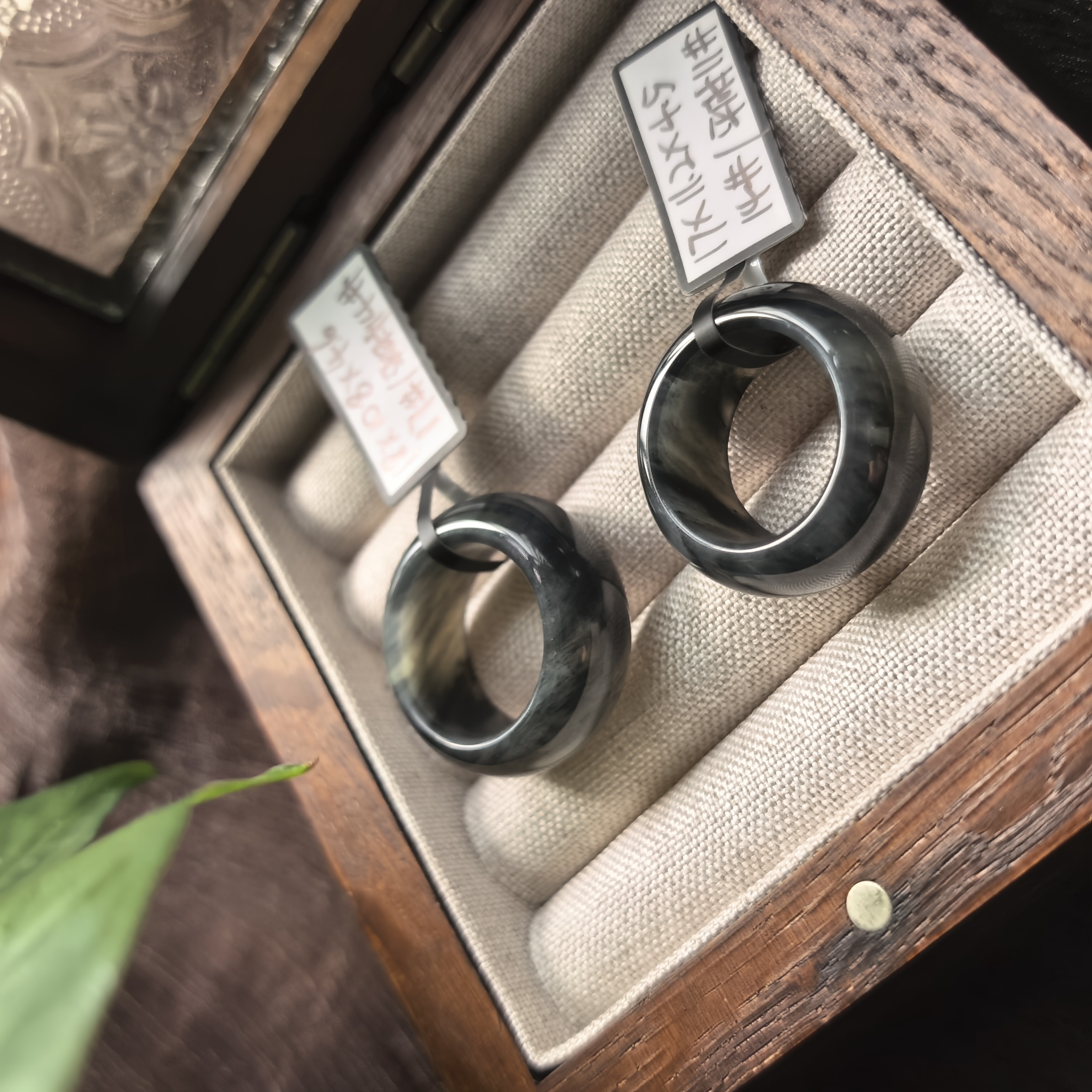 和田玉意境水墨青花胖圆戒圈扳指青玉