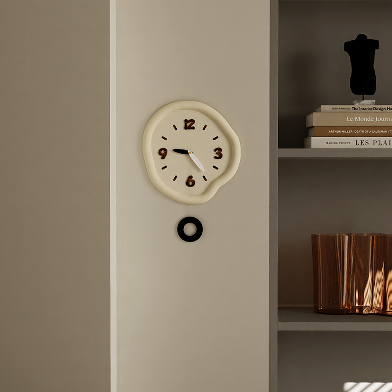 餐厅装饰钟表挂墙客厅极简挂钟高级感卧室超静音202U3新款网红时