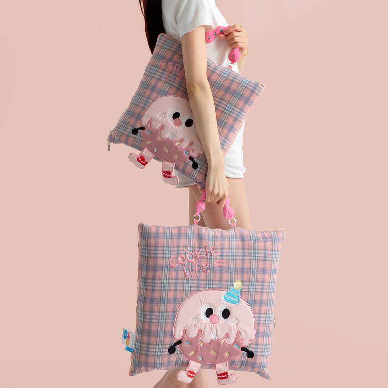 全棉卡通抱枕被纯棉车载可折叠收纳居家抱枕被二合一午休靠垫被子