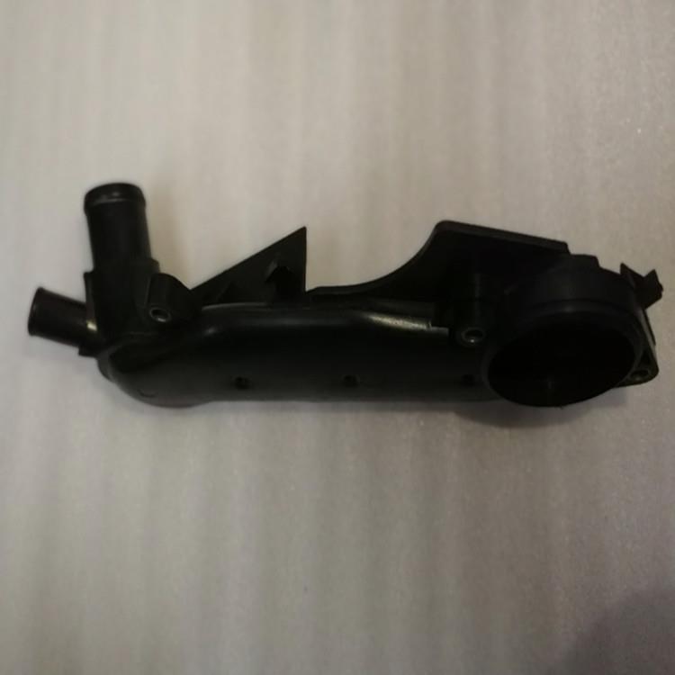 帕萨特B5节温器盖2.8排量078121121K078121121K