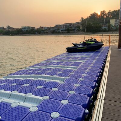 浮筒水上平台停靠船码头浮桥塑料浮台摩托艇游艇停靠处浮筒批发