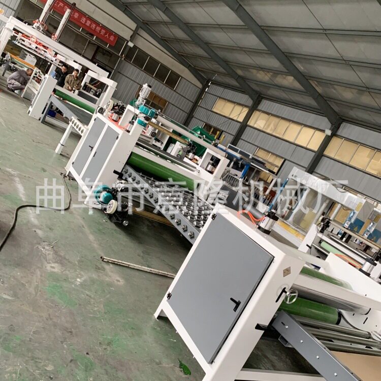 PVC发泡板双面宣纸贴纸机碳晶板全自动冷胶平贴机高光板覆膜机
